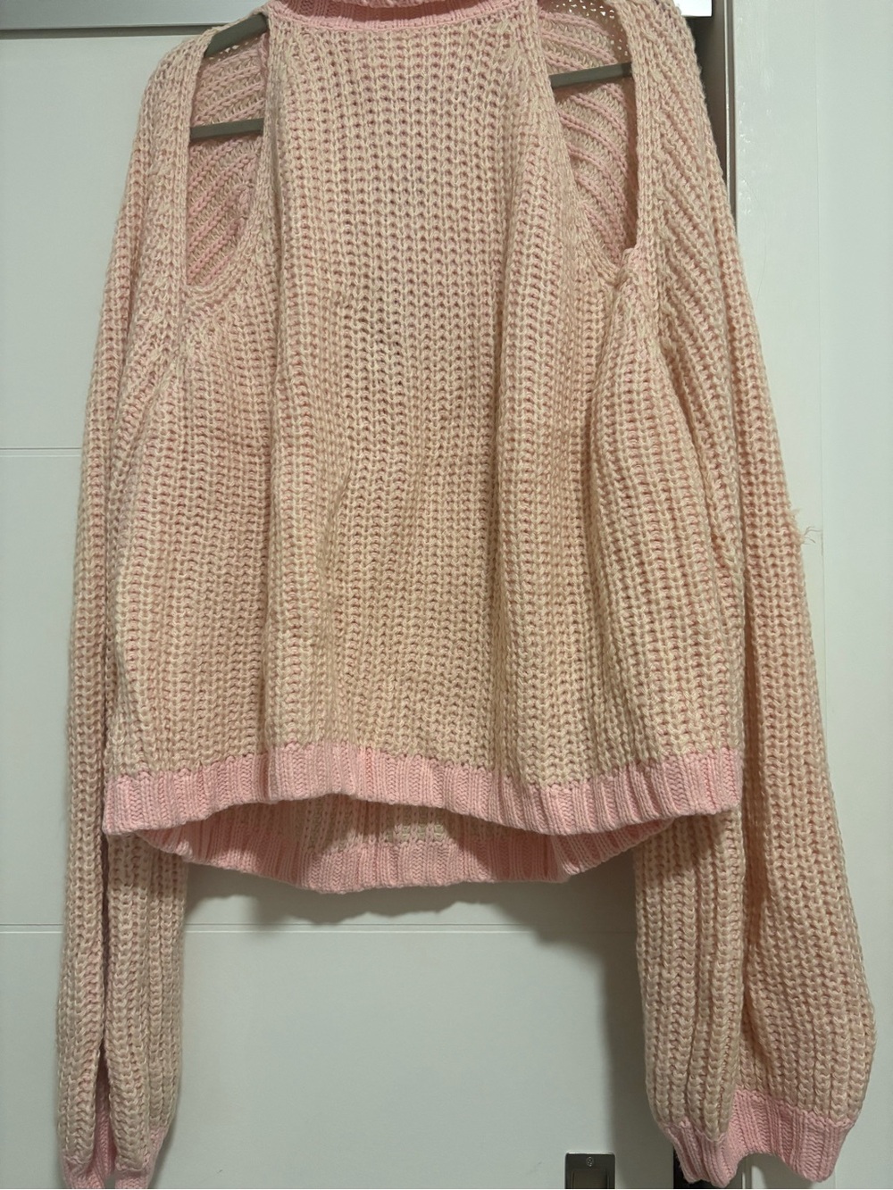 Pretty Little Thing Plus knit roll neck cut out cropped jumper - Pink and Cream